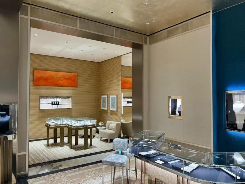 Connection between the display rooms